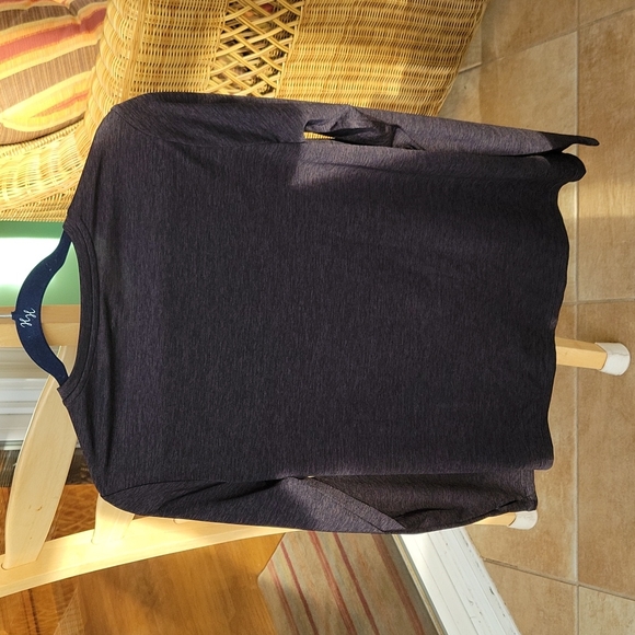 Fila sport black with red accent on sides  long sleeve  extra large - Picture 5 of 9